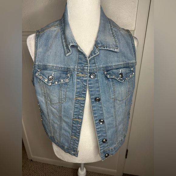 Earl Jean Light Blue Denim Vest with embellishment size M - Picture 1 of 8